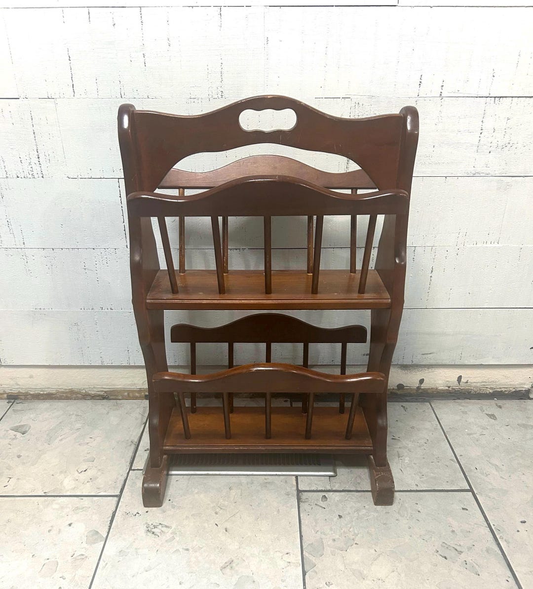 ヴィンテージ無垢材2段マガジン/ブックラック（ハンドル付き）～23