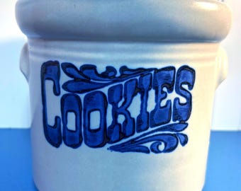 Vintage Blue and White Stoneware Cookie Jar~ Pfaltzgraff Yorktown