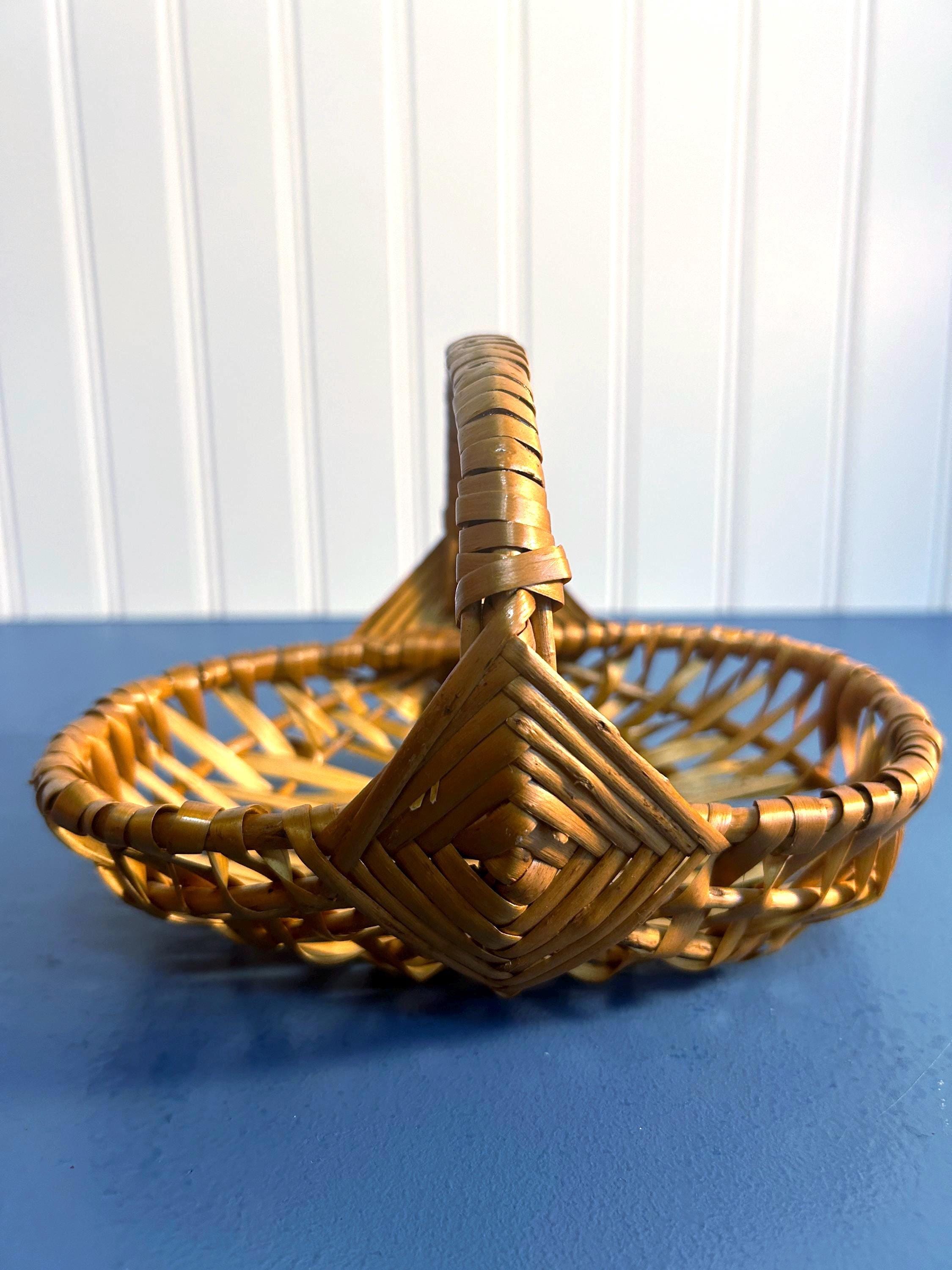 ヴィンテージ籐製小型バスケット（ハンドル付き）～7インチ（小