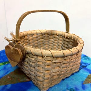 Vintage firmato da Vicky Siebert nel 1989 ~ Cestino in rattan e vimini intrecciato a mano ~ 7"