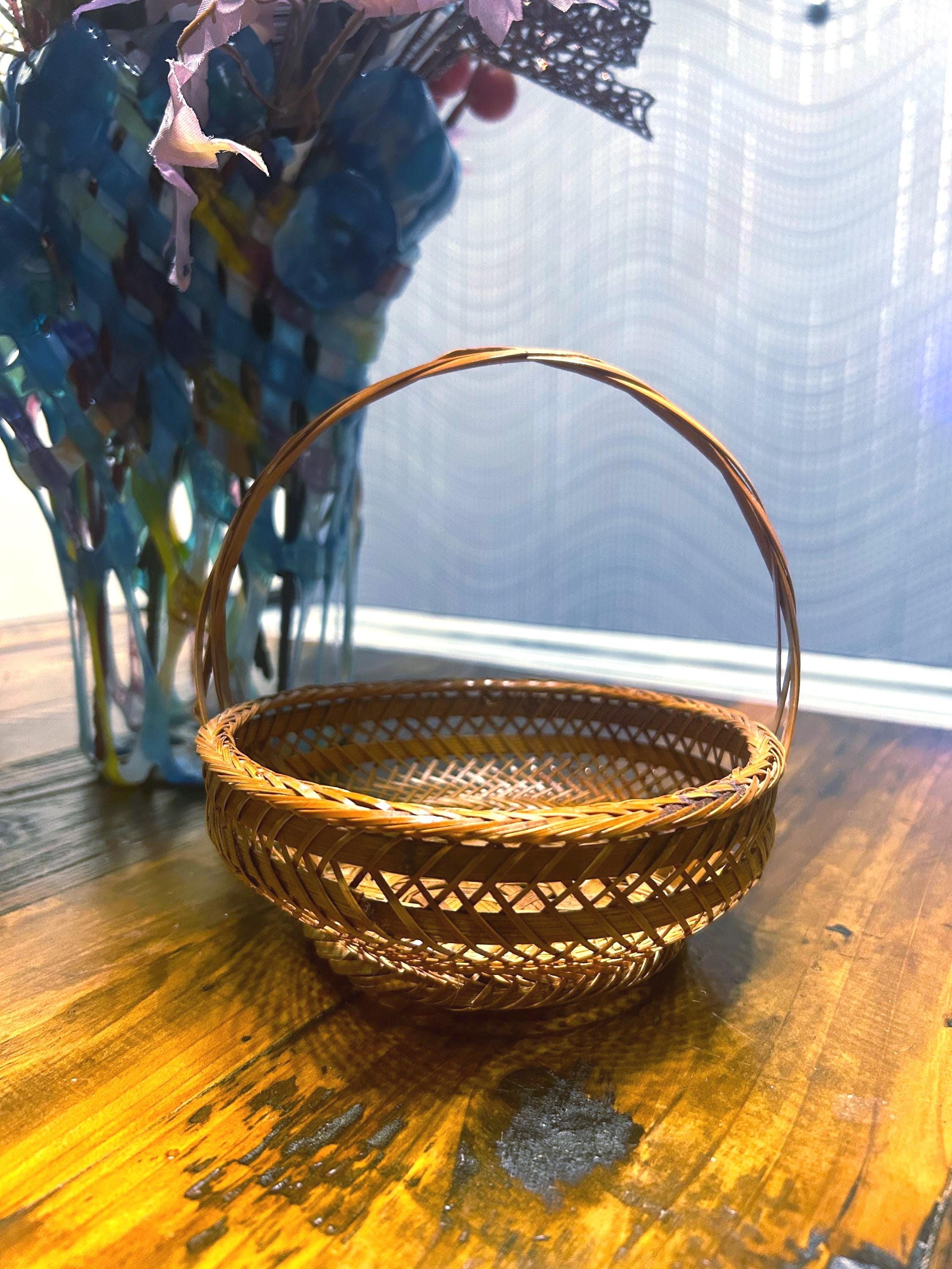 vintage 籐製 バスケット ヴィンテージ籐製バスケット（ハンドル付き）約6インチ（小