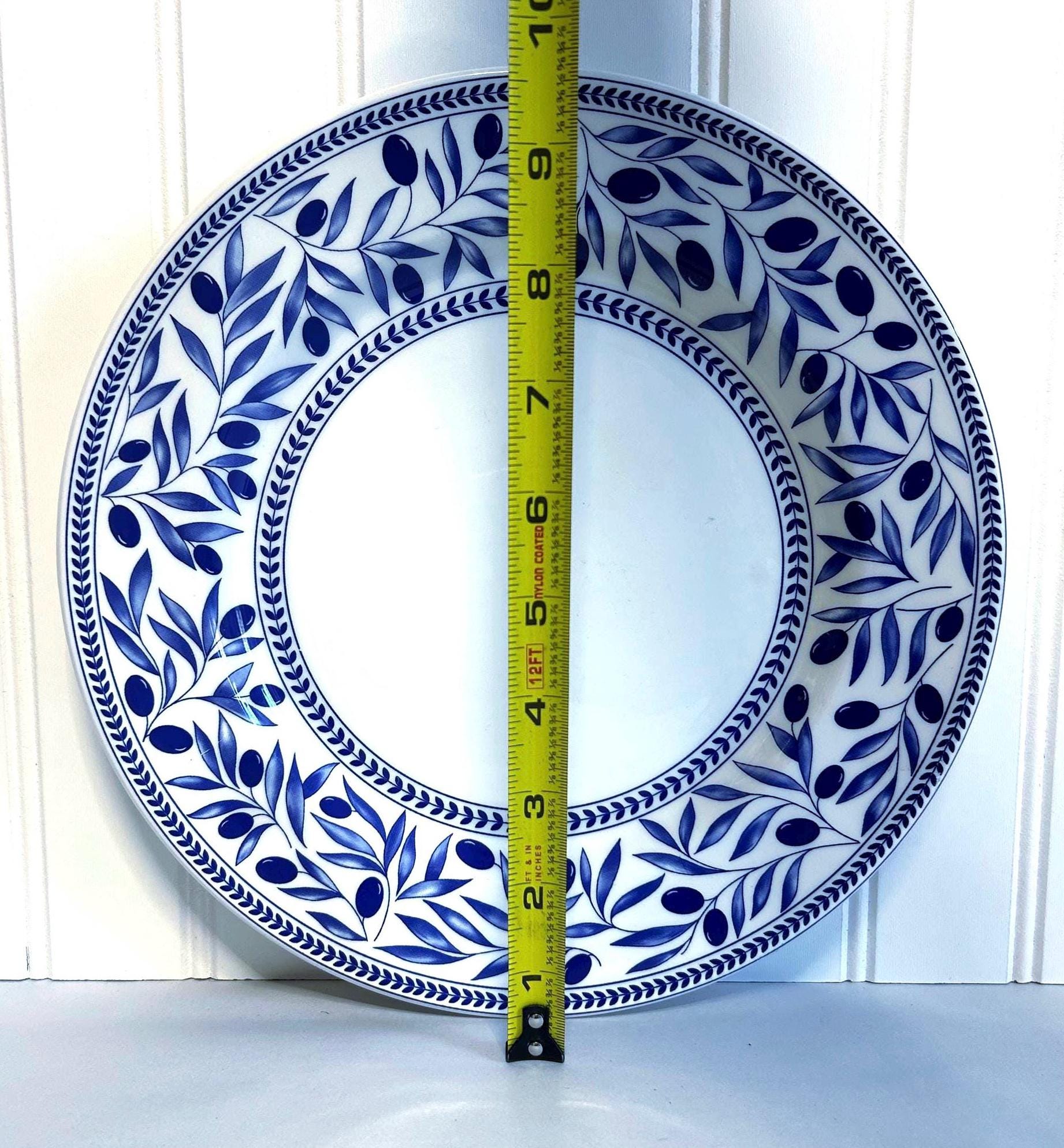 ヴィンテージの青と白の花柄クアドリオリオ陶器プレート（イタリア製