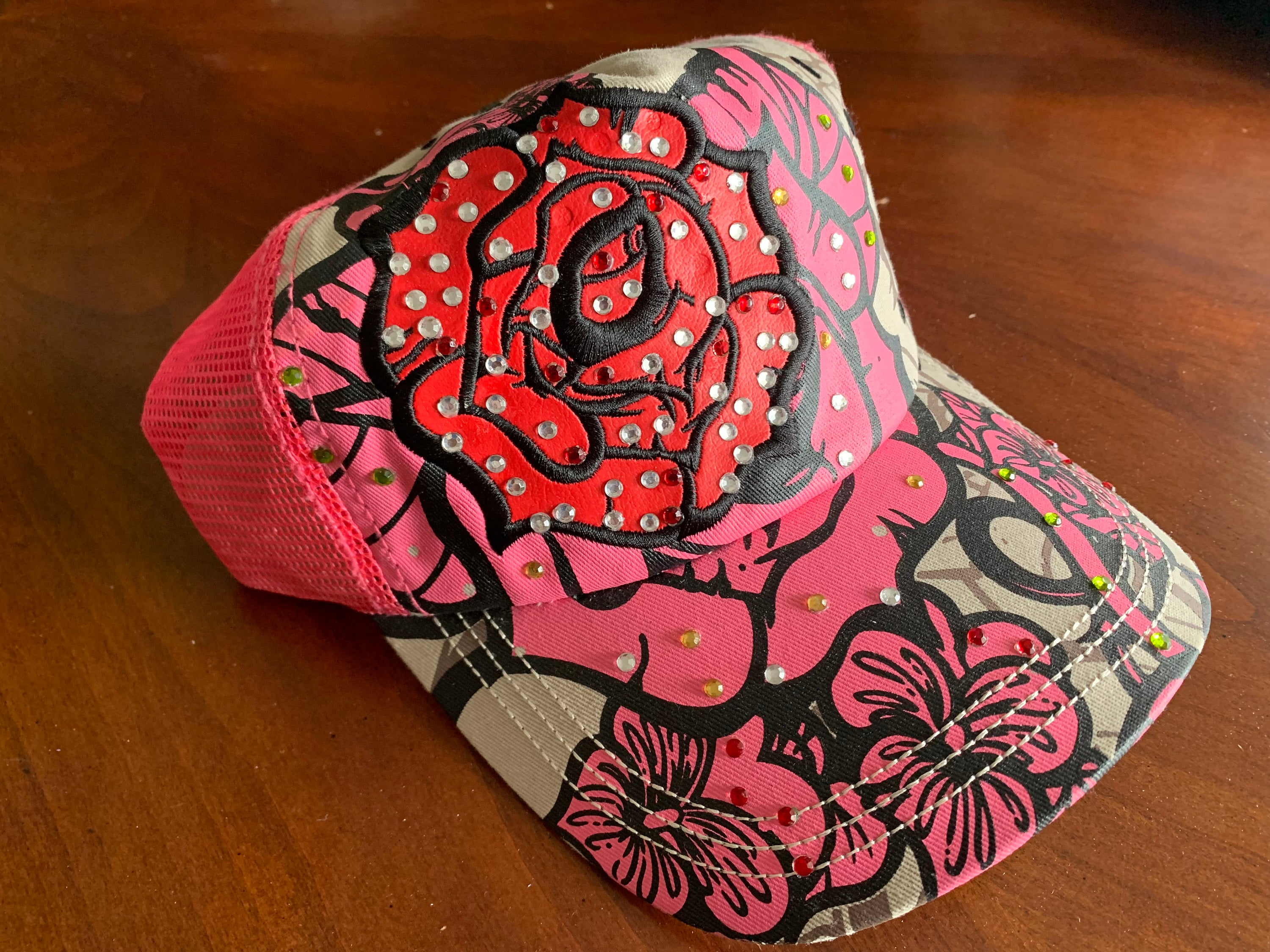 Ed Hardy White/Pink/Green Embroidered Tiger/Roses/Skulls Cotton Bucket Hat 02-28-23LightBox_KF_11-27-  main image 3