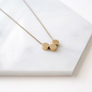 Collar de tres círculos / Joyería geométrica minimalista para él o ella