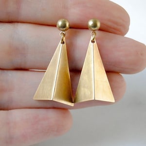 Pendientes de triángulo plegado / Pequeños pendientes colgantes / Gotas geométricas doradas