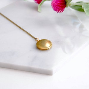 Round Locket Necklace | Circle Charm Keepsake Jewelry | Gold Locket Pendant