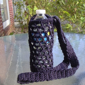 Crochet water bottle holder, crochet bottle carrier navy blue image 1