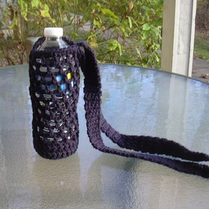 Crochet water bottle holder, crochet bottle carrier navy blue image 2