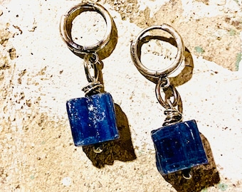 Raw kyanite sterling silver earrings, modern artisan lightweight hoop earrings, Oxidized sterling small short Dangles
