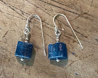 Simple Blue Kyanite Earrings. Natural Stone Short Dangle Earrings. Silver and Blue Everyday Earrings. Minimalist Raw Stone Earrings.