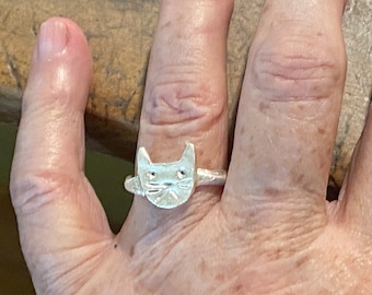 Silver Cat Ring, Cat Lady Ring, Small Kitten Ring, Hand Carved Cat Ring, Animal Totem Ring, Simple Narrow Lightweight Band, Here Kitty Kitty