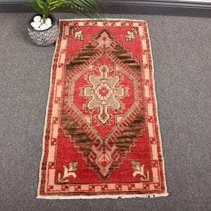 Small Vintage Turkish Rug, Anatolian Entry Rug, Rustic Oushak Mat, 2x3 ft, 52x99cm Area Rug, Wool Distressed Carpet
