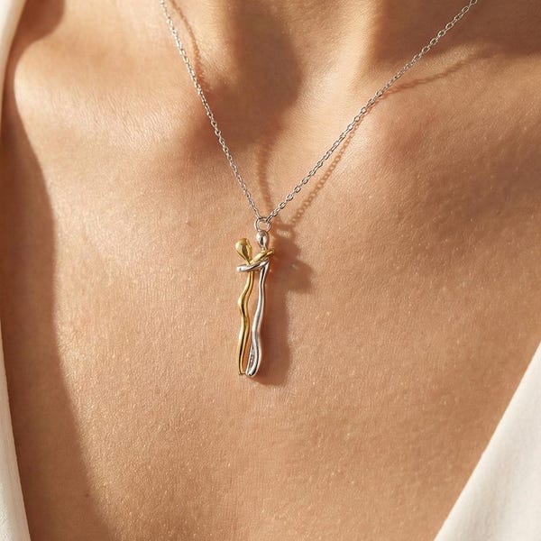 Hugging Couple Necklace, 14K Gold Lovers Pendant, Valentines Day Gift for Her, Romantic Anniversary Jewelry, Meaningful Wife Present
