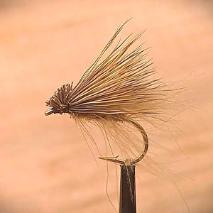 Caddis - CDC and Elk Hair - Cinnamon. Classic Dry fly pattern. Popular, versatile and effective worldwide.