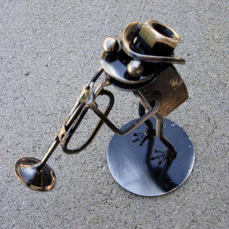 Mr. FROG the TRUMPET PLAYER Metal Sculpture Stationary image 3