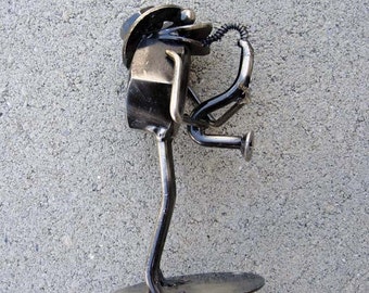 M. FROG the SAX PLAYER, sculpture en métal fixe