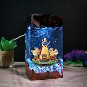 Snövit-lampa i harts, nattlampa från Disney Princess, sagodekor, present till Snövit, sovrumslampa, present till henne, Disney LED-present