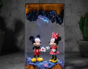 Lámpara de resina de Mickey y Minnie Mouse, luz nocturna LED de pareja de Disney, lámpara de arte epoxi 3D, regalo romántico de decoración de escritorio, regalo de San Valentín.