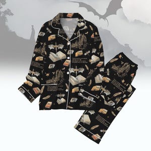 Buchschloss Pyjama Set, Gemütliche Schlafkleidung für Buchliebhaber, Romantische Nachtwäsche, Fantasy Pyjama Geschenk für Leser, BookTok Pyjama
