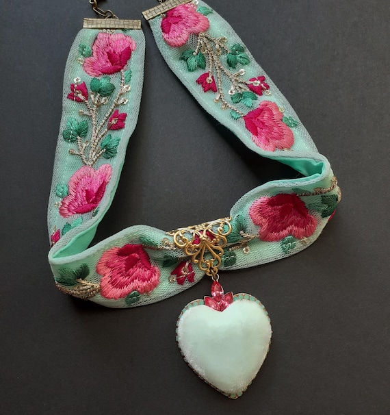 VELVET HAIR TIE GREY W/GOLD HEART VELVET HAIR TIE GREY W/GOLD HEART