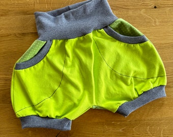 Short bloomers neon green (size 110)