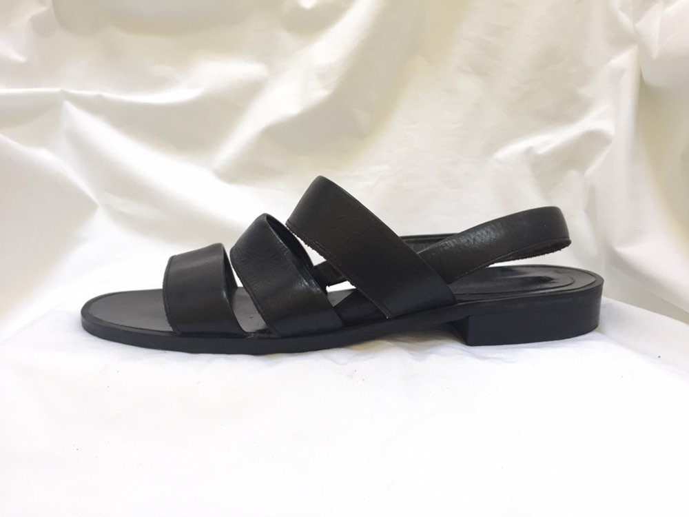 low heel bandolino sandals