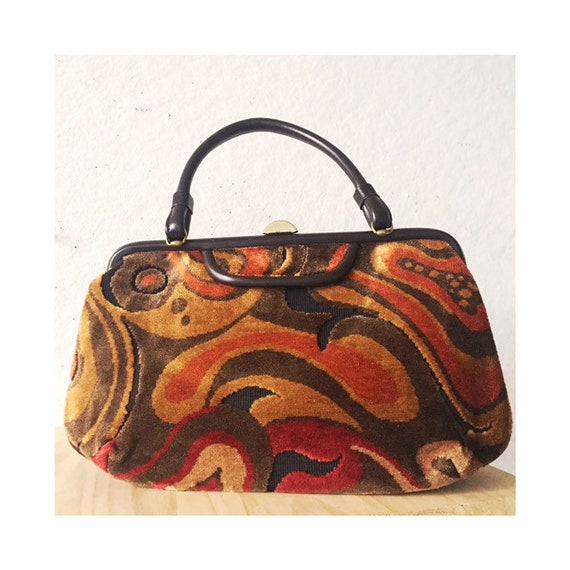 Tapestry bag / 1950's handbag covered in Tapestry