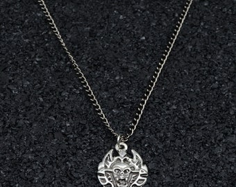 シルバーディアブロシールドネックレス - 恐怖の王ペンダント - Etsy 日本