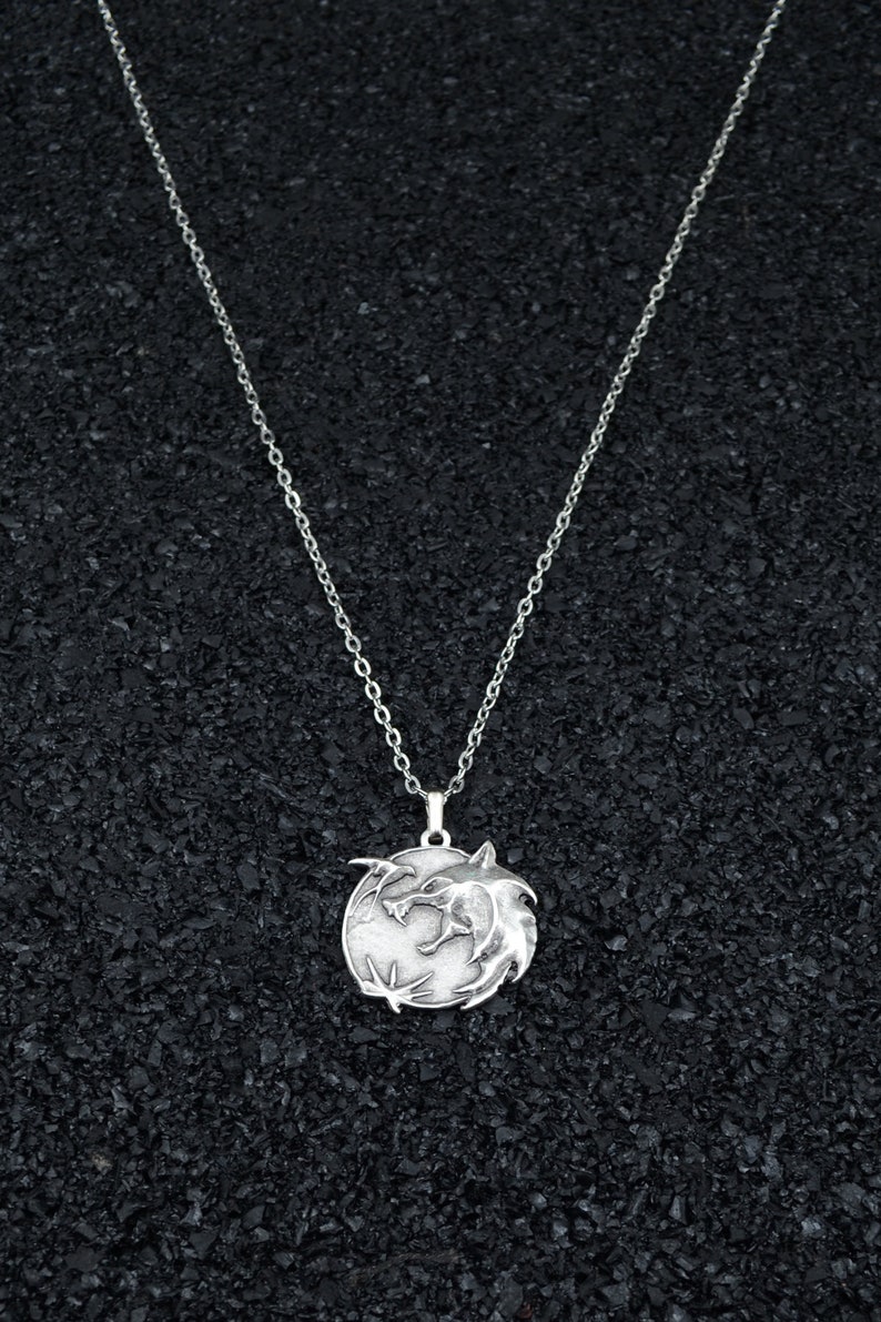 Witcher Rolo Chain Witcher Medallion Necklace: Geralt Rivia Silver Pendant, Unisex - Etsy