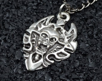 シルバーディアブロシールドネックレス - 恐怖の王ペンダント - Etsy 日本