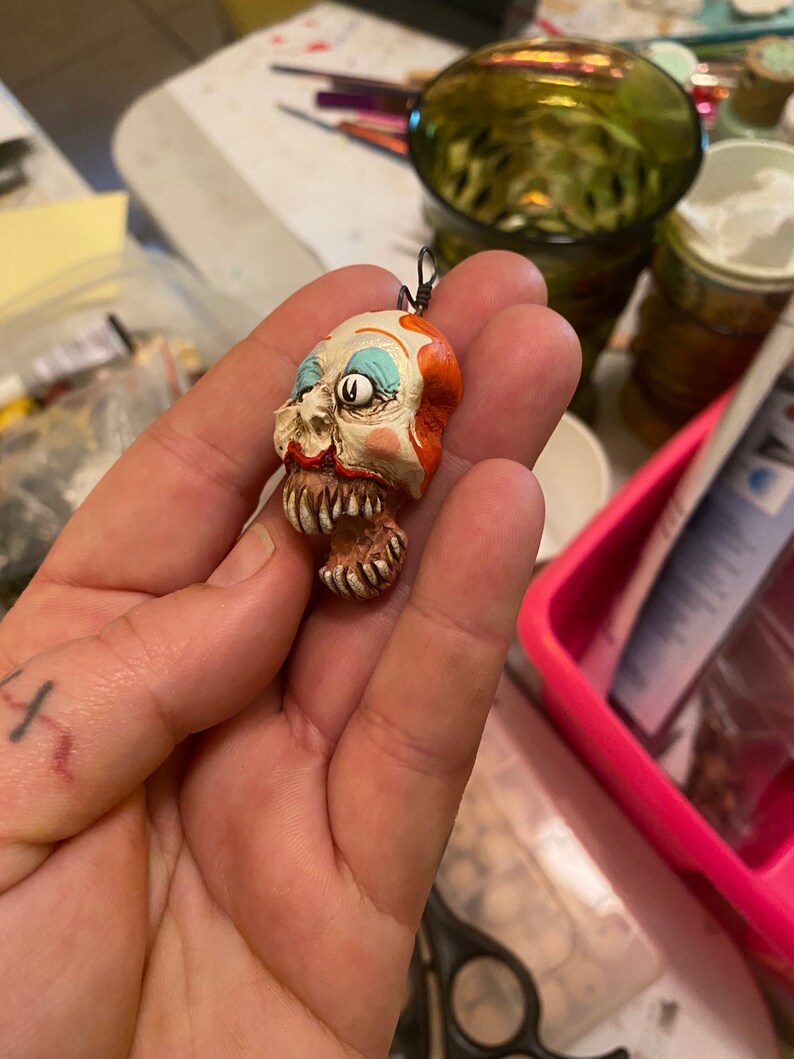 Creepy Screaming Lady Clown Horror Sculpture Zombie Head Pendant