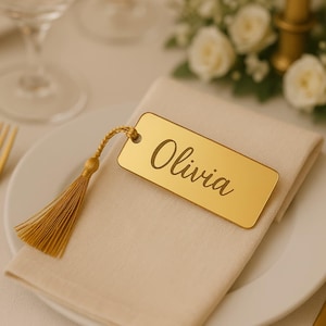 Etiquetas de nombre personalizadas para bodas: tarjetas de lugar de acrílico dorado o plateado, recuerdos de invitados personalizados con borla o llavero
