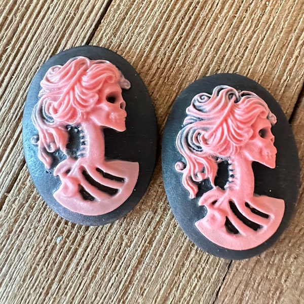 2 Skull Cabochons,  unset - 40/30 - Black and Pink, Halloween Victorian Resin Cameo Jewelry Supply Kawaii Cosplay Costume