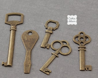 Key Charms 5 PCS- skeleton and antique style - Antique Brass Keys Embellishment