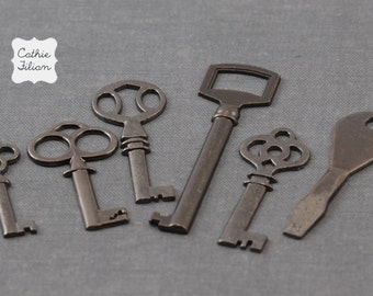 Key Charms 6 PCS - Antique Silver Embellishments Skeleton Antique Style