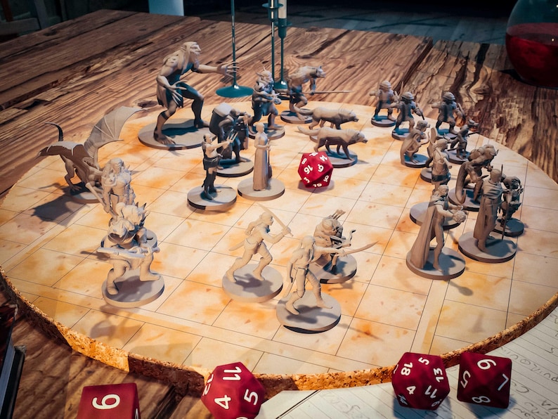 DND Starter Set | 25 Miniatures | DM Essentials Pack | 28mm Scale ...