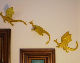 Dragons in Flight Wall Art – Set of 3 Flying Dragon Sculptures, Fantasy Wall-Mounted Home Décor for Dragon Lovers