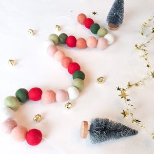 Christmas Holiday Felt Ball Pom Pom Garland/ Holiday Garland/Modern Holiday Decor/ Christmas Mantel decoration/Christmas decor/Boho  Decor