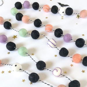 Pastel Halloween Fall Pompom Wool Felt Garland/ Boho Fall Felt Ball Garland/Halloween Party Banner/Fall Mantle Decoration/Halloween Banner