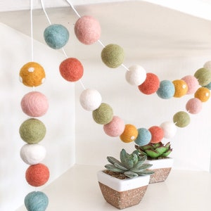 Spring Boho Felt Pom Pom Garland/ Spring  Decor/Felt Ball Pompom garland/Spring Felt balls/ Party banner/Felt ball garlands/Girl's room