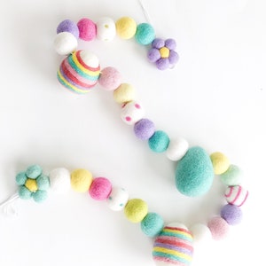 Spring Easter Felt Pom Pom Garland/ Easter Decor/Easter Egg Pompom garland/Spring Felt balls/ Easter Party Decor /Felt ball garland