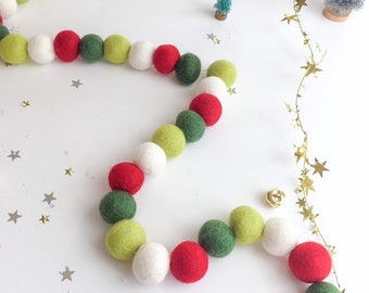 Red Green Christmas Holiday Felt Ball Pom Pom Garland/ Holiday Garland/Modern Holiday Decor/ Christmas Mantel decoration/Christmas felt ball