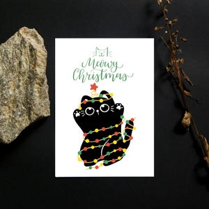 Carte de Noël drôle de miaou - chat noir emmêlé dans les lumières - carte de voeux imprimable 5 x 7 pouces avec enveloppe - téléchargement immédiat