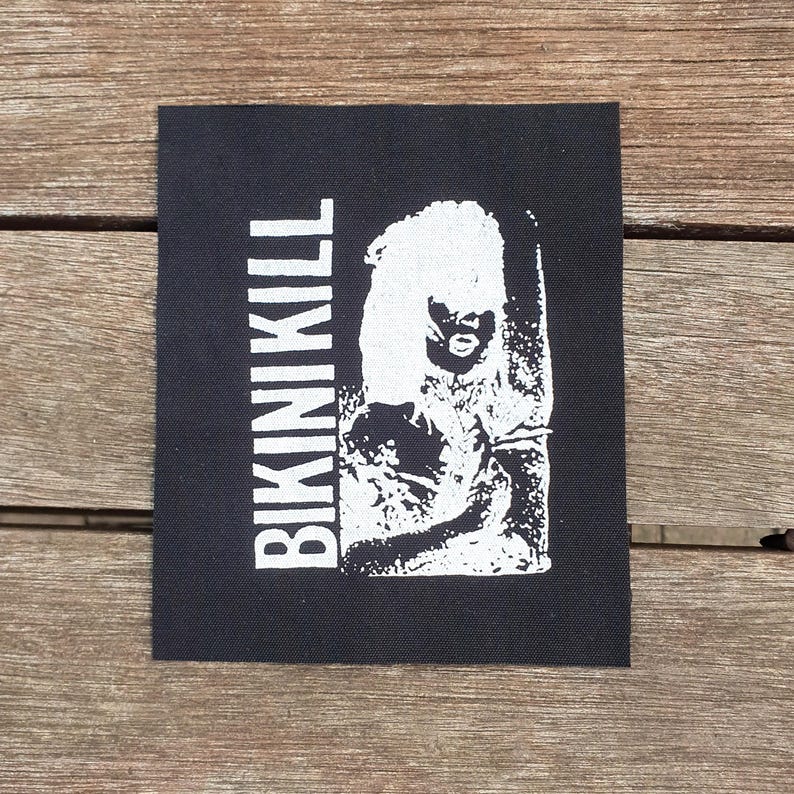 Naszywki Riot Grrrl – Bikini Kill, Bratmobile, Huggy Bear, Heavens to Betsy Bikini Kill Grlpower