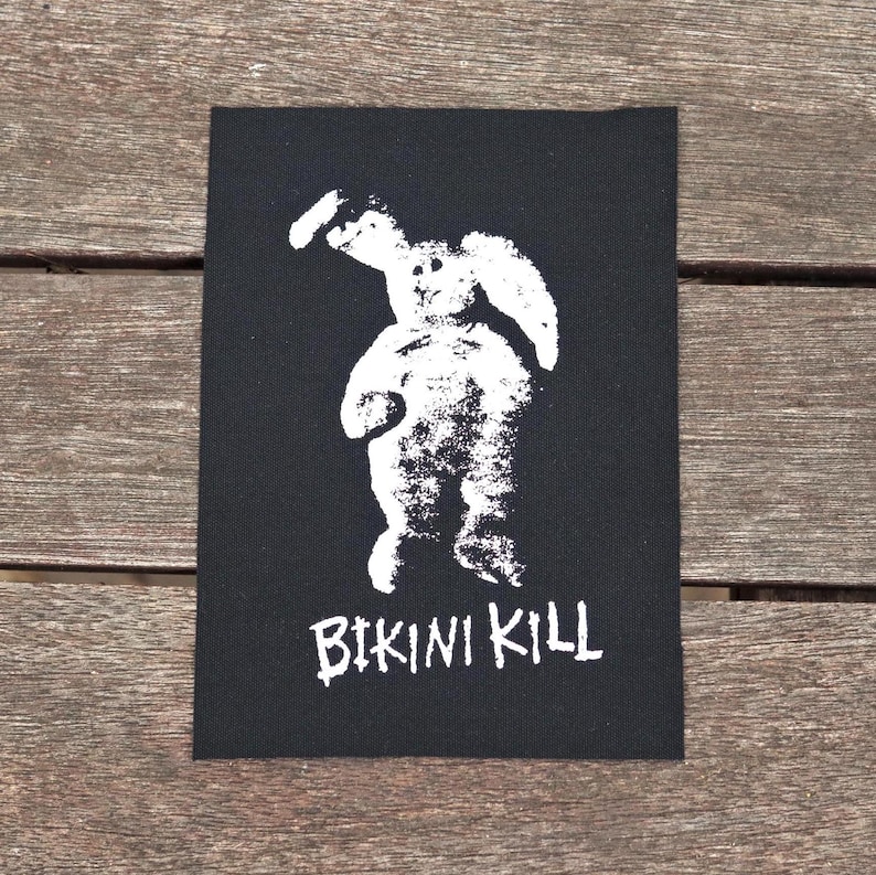 Naszywki Riot Grrrl – Bikini Kill, Bratmobile, Huggy Bear, Heavens to Betsy Bikini Kill Bunny