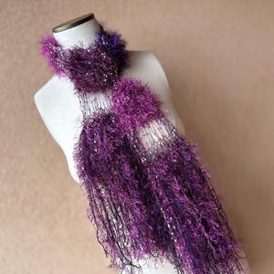 Purple and Plum Spring Scarf with Fringe. One of a Kind Bild 4
