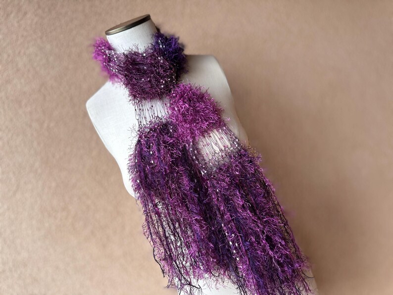 Purple and Plum Spring Scarf with Fringe. One of a Kind Bild 4