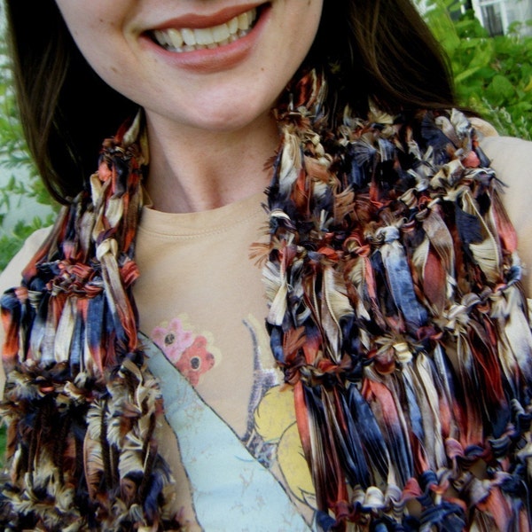 Orange, Braun, Creme Hand stricken Ribbon Scarf, Hawk oder Owl Farben, Satin Soft mit gefiederten Fringe, Frauen stricken