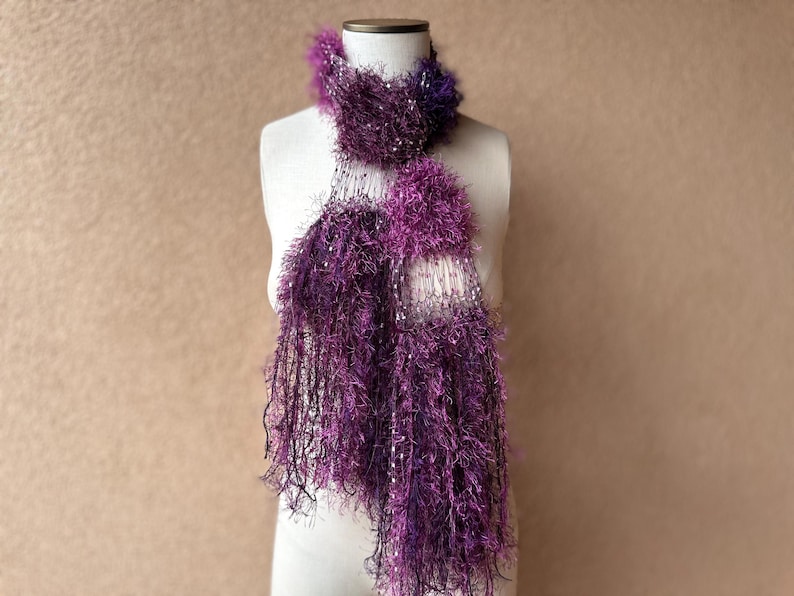 Purple and Plum Spring Scarf with Fringe. One of a Kind Bild 3