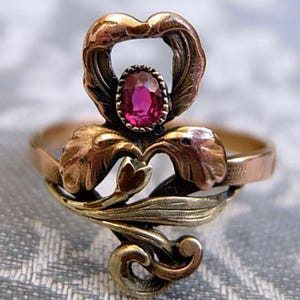 Rare 18K gold filled French Art Nouveau TITRE FIXE Iris Ring Circa 1890-1905